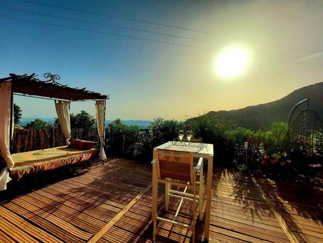 Hotel Ddg Retreat Casares Exterior foto